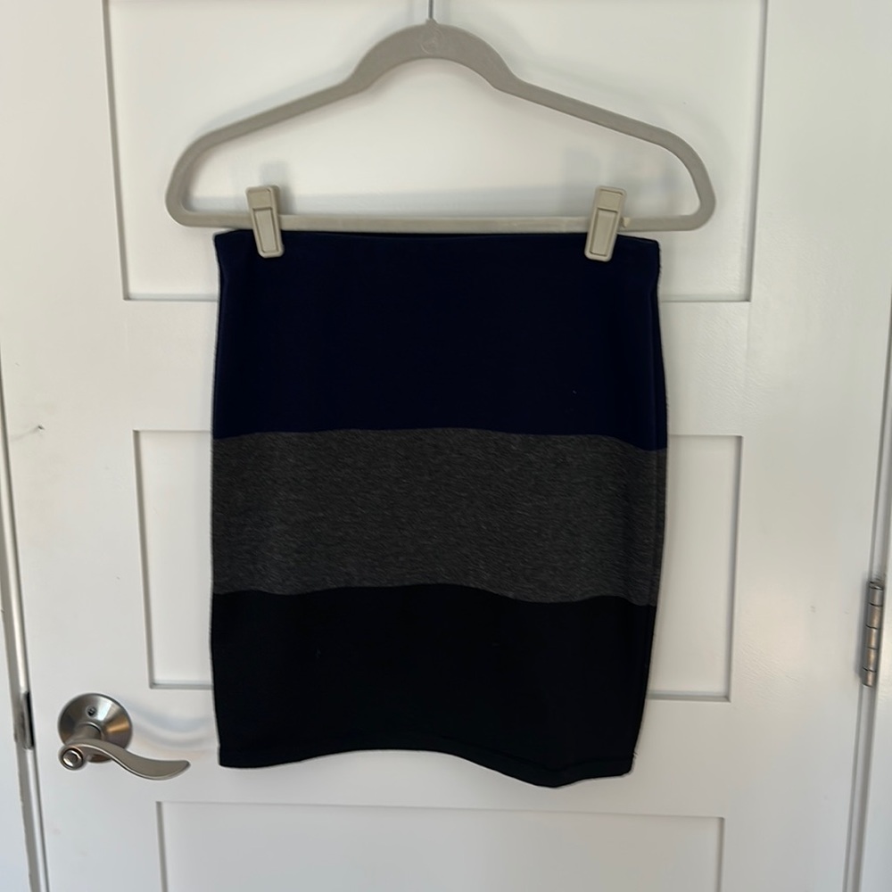 Stretchy mini skirt